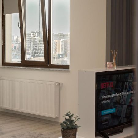 The Chic Minimalist - Apartment Iasi Eksteriør billede