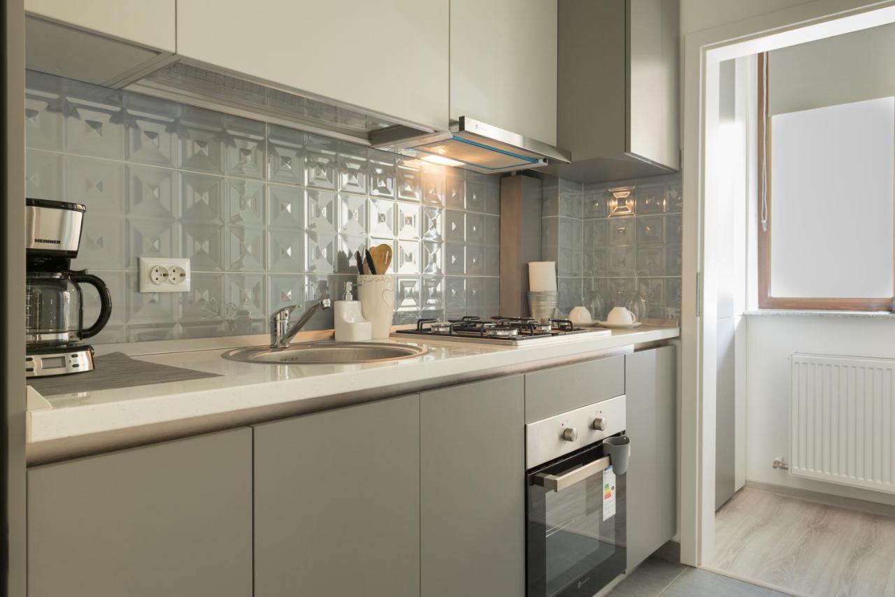 The Chic Minimalist - Apartment Iasi Eksteriør billede