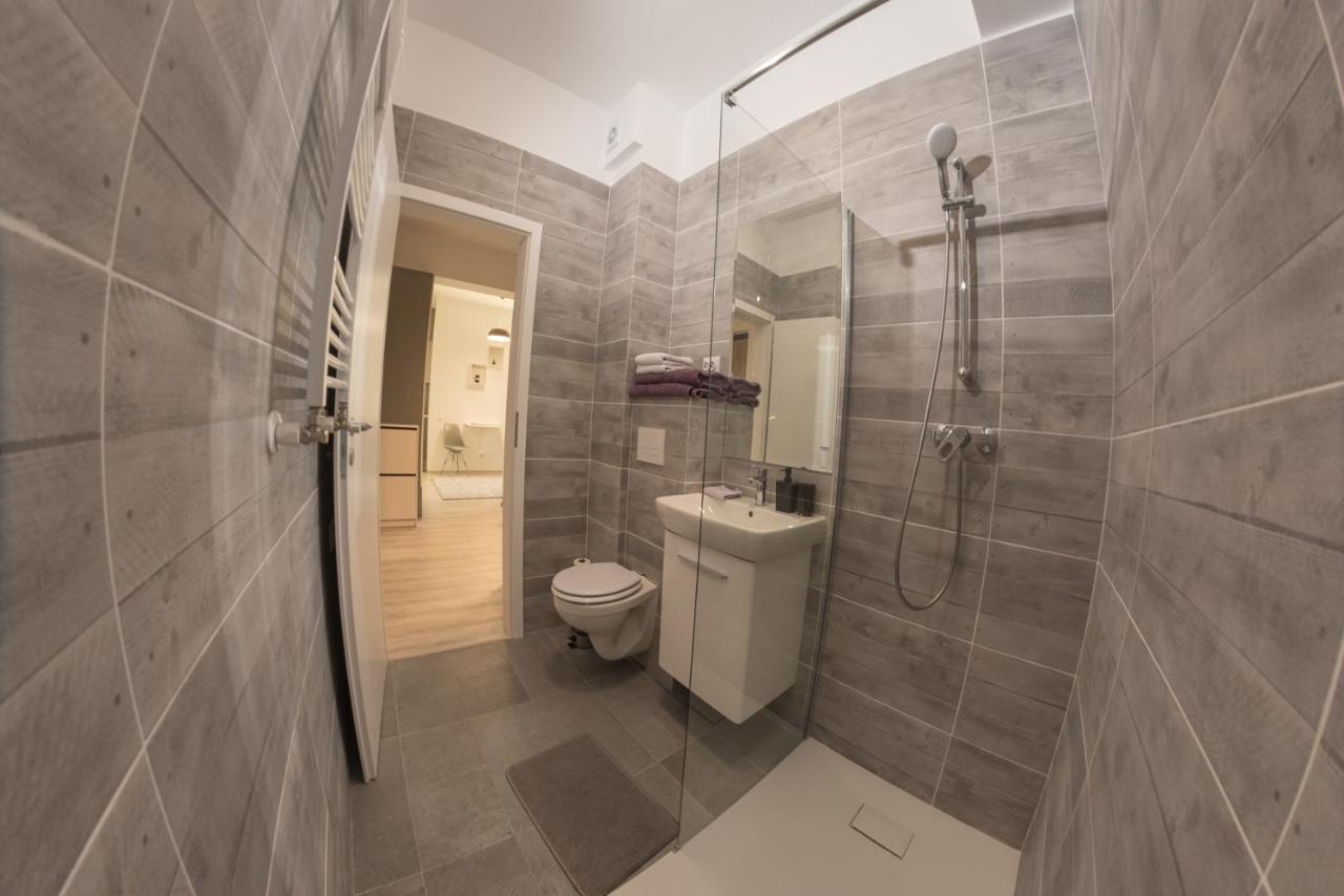 The Chic Minimalist - Apartment Iasi Eksteriør billede